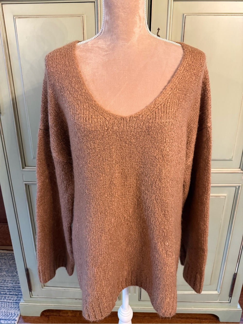 Z Supply Women's V-Neck Sweater in Dusty Taupe
